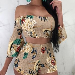 Long sleeve crop top and short pant